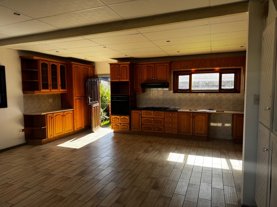5 Bedroom Property for Sale in Kabeljauws Eastern Cape